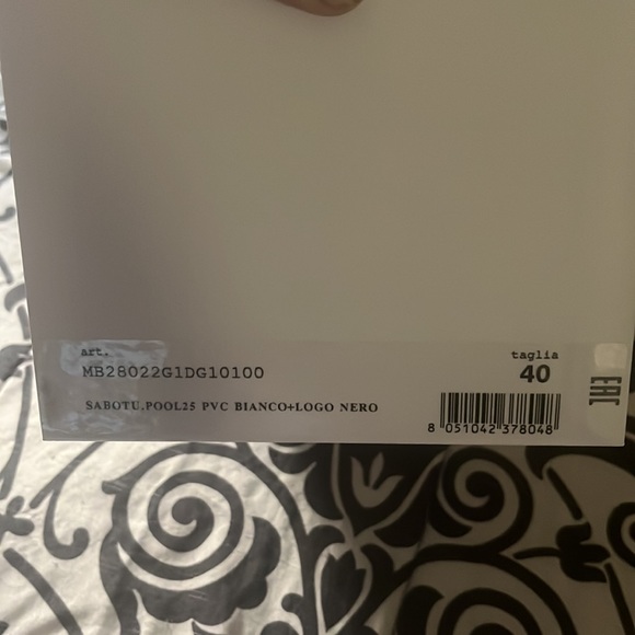 White Moschino Slides! Brand new! Size 40 - Picture 2 of 3